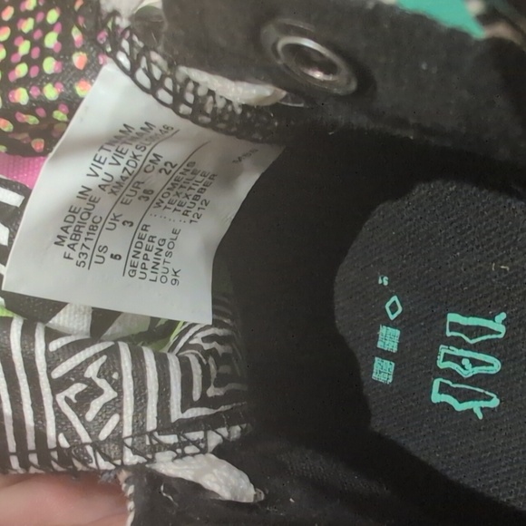 Chuck Taylor Converse Size 5 - Picture 5 of 5